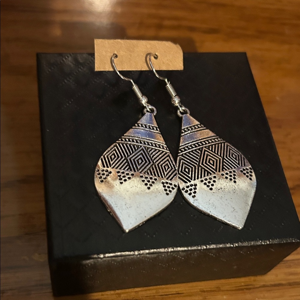 Silver Geometric Patterned Earrings